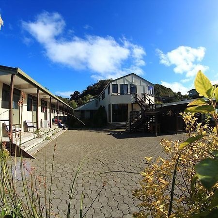 Stewart Island Backpackers Half-moon Bay Exterior foto