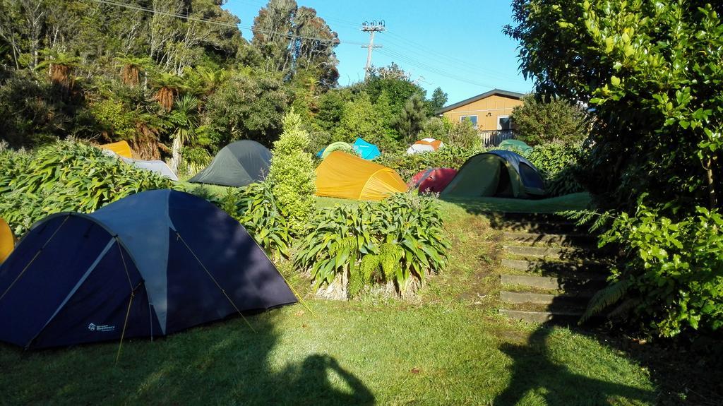 Stewart Island Backpackers Half-moon Bay Exterior foto