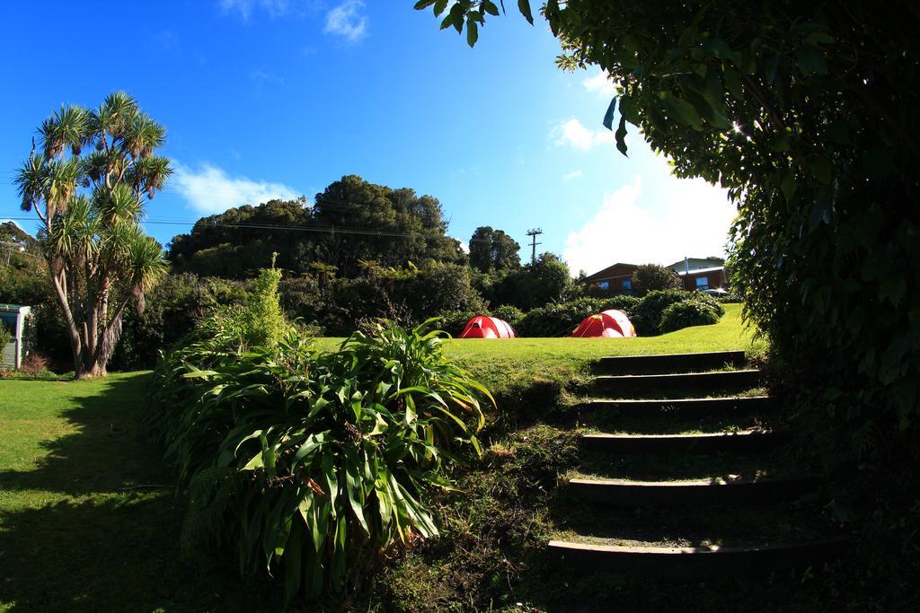 Stewart Island Backpackers Half-moon Bay Exterior foto