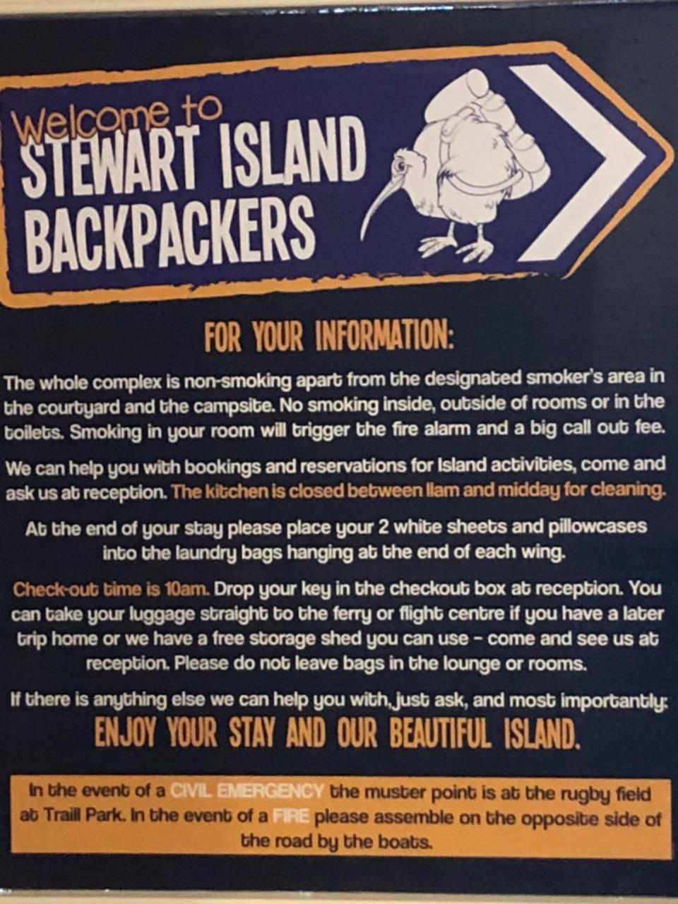 Stewart Island Backpackers Half-moon Bay Exterior foto