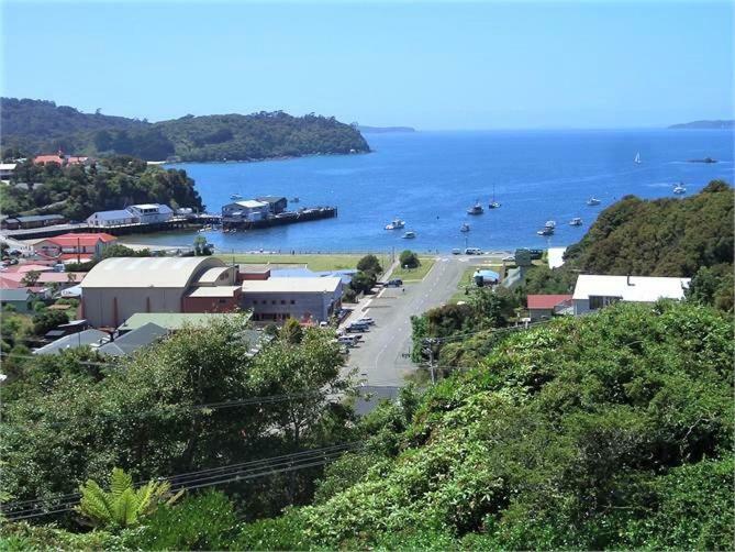 Stewart Island Backpackers Half-moon Bay Exterior foto